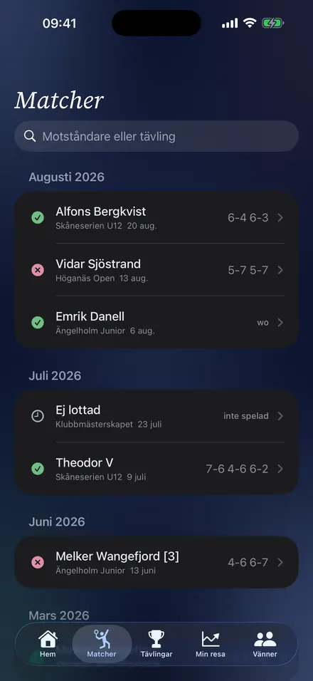 Matchlistan i Smatch: spelade matcher med resultat, motståndare och klubb, grupperade per månad